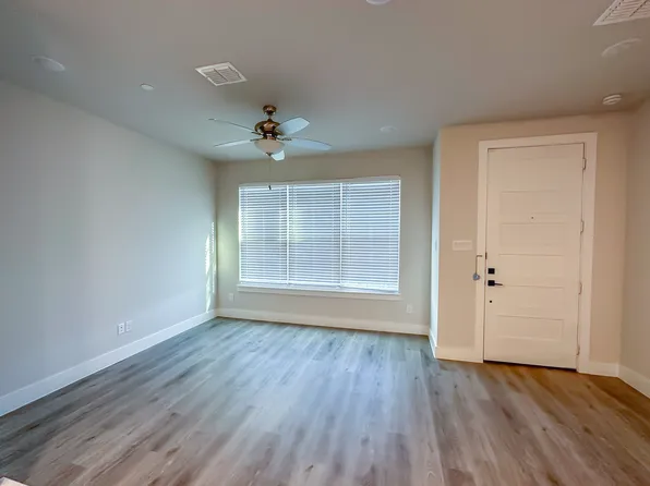 7616 Resting Mews #7616, North Richland Hills, TX 76182