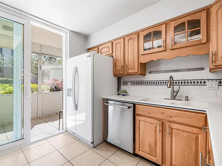 615 10th Ave NE #1 — Photo 19