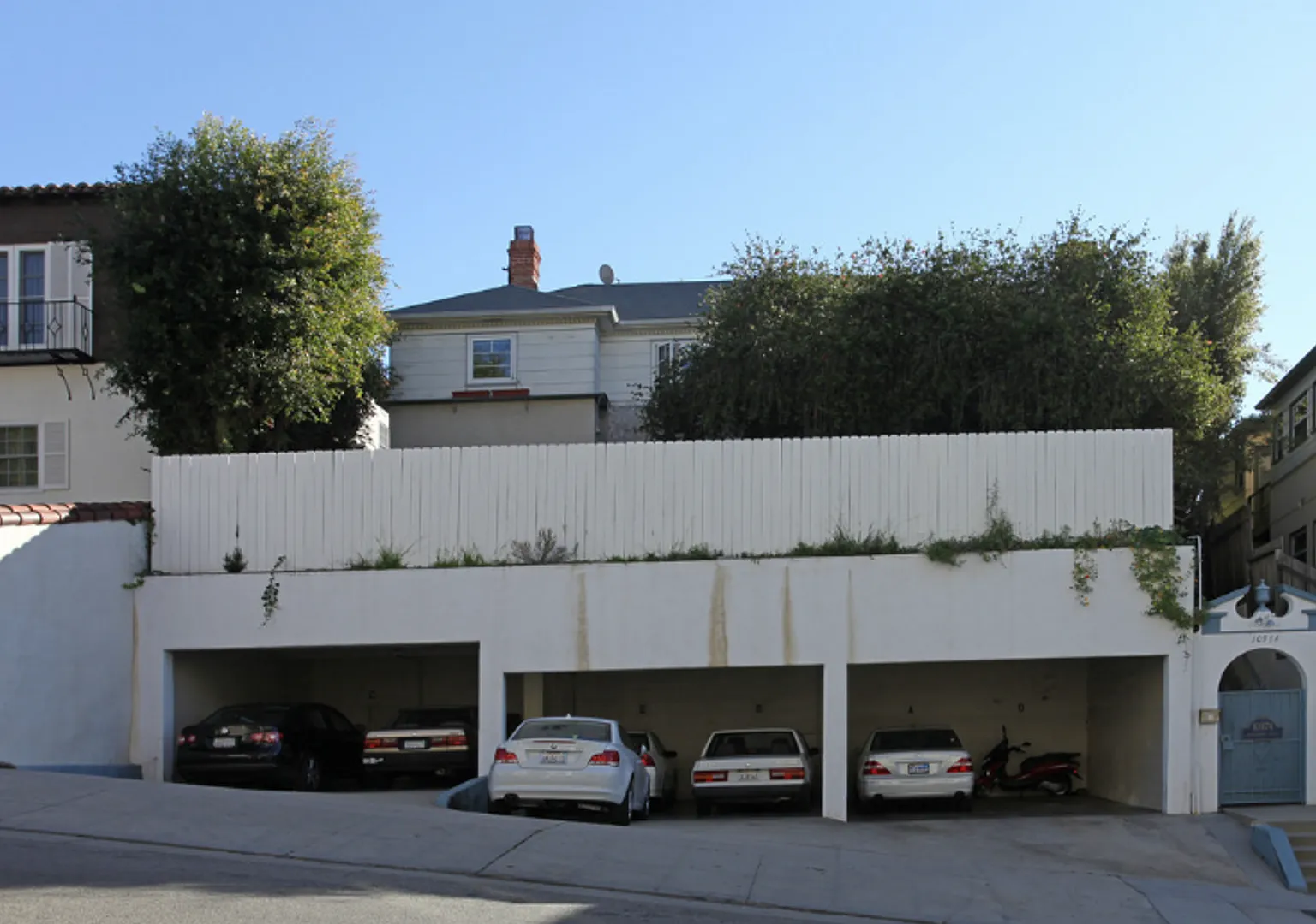10974 Strathmore Drive — Photo 3
