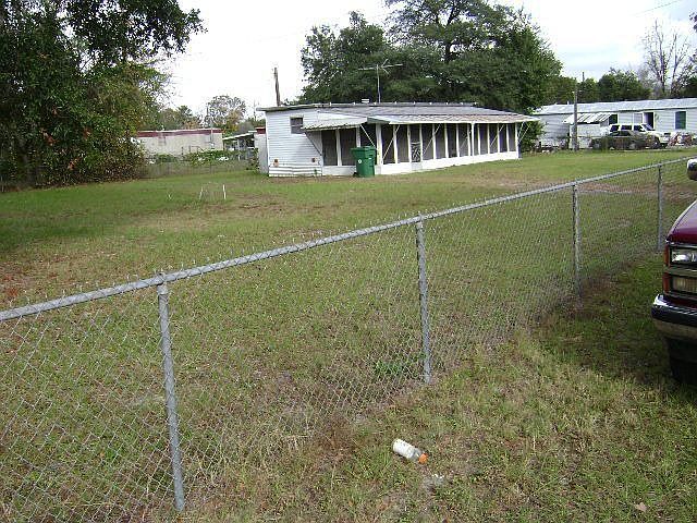 1st image of 353 Oak Dr