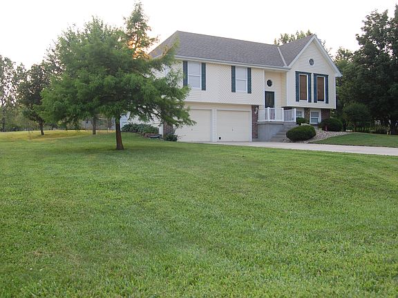 2nd image of 19590 Rosewood Dr