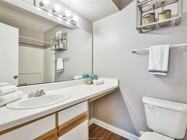 529 Parkway #203 — Photo 28