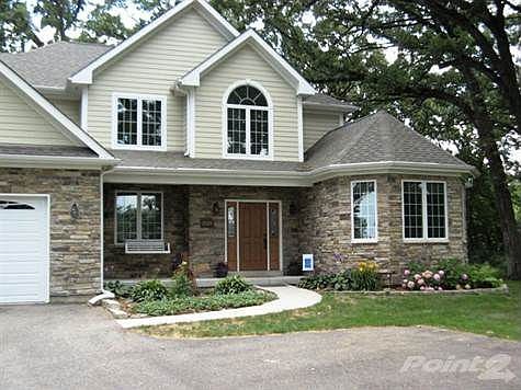 Attractive landscaping...