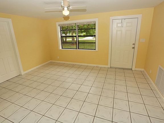 3rd image of 4387 Walnut St