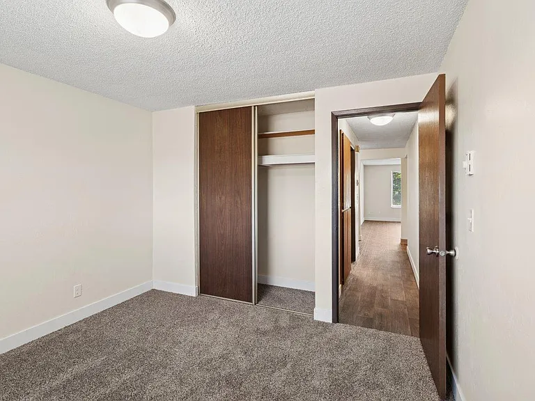 The Clairmont — Photo 13