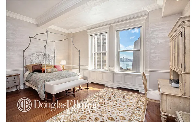 Sold by Douglas Elliman | media 20