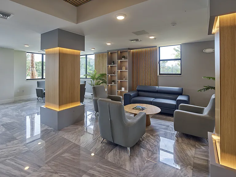 Gateway Luxury Apartments — Photo 24