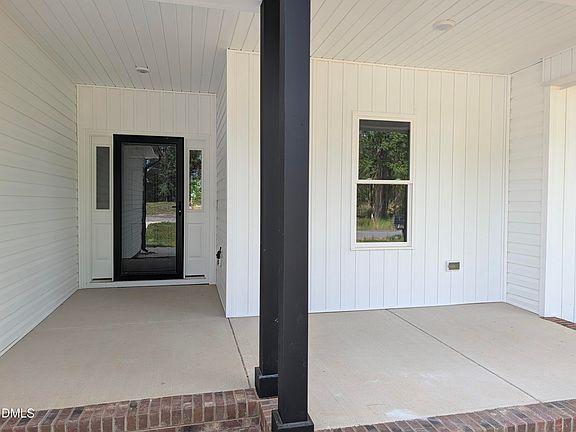 3rd image of 67 Oak Bluff Ct