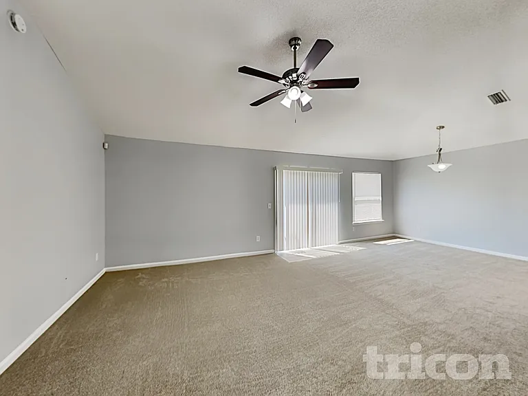 6830 Shoreline Ln — Photo 3