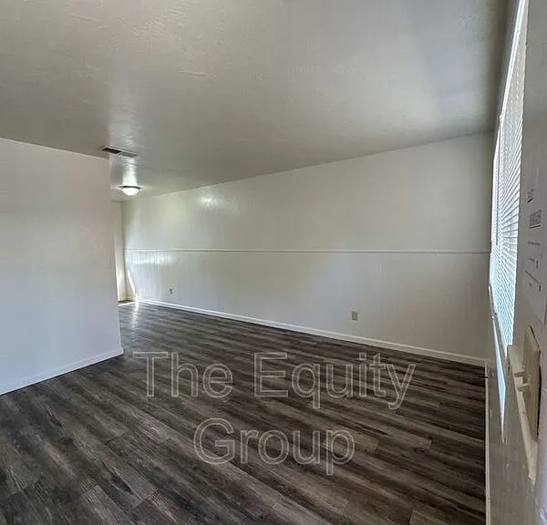 616 N Blackstone St #15 — Photo 4