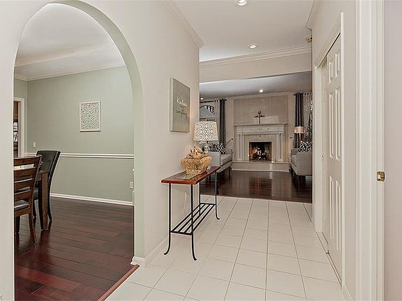 3rd image of 6860 Waterpepper Cir