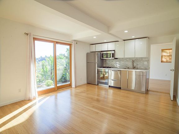 5th image of 2274 Hidalgo Ave