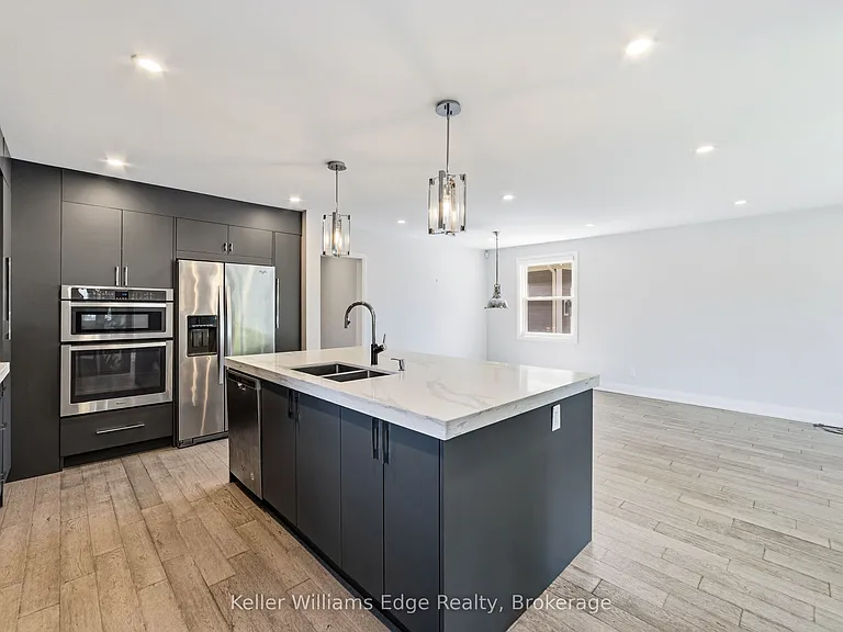 2300 Wagner Cres #UPPER — Photo 10