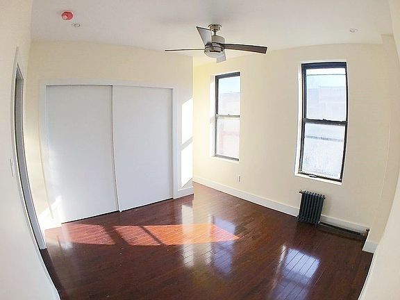4th image of 223 Bainbridge St #19239SFGH