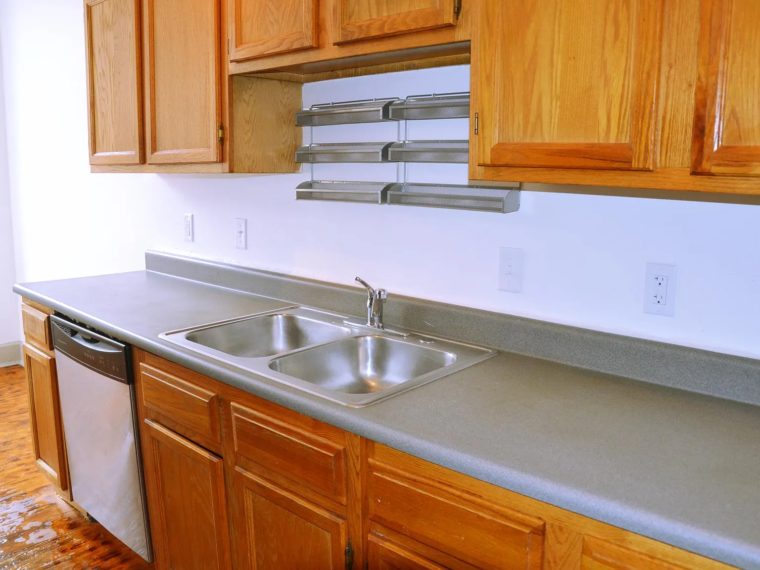 2 bed, 885 sqft, $1,195 — Photo 2