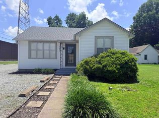 107 W 12th St, Stuttgart, AR 72160