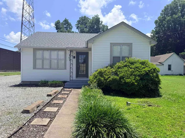 107 W 12th St, Stuttgart, AR 72160