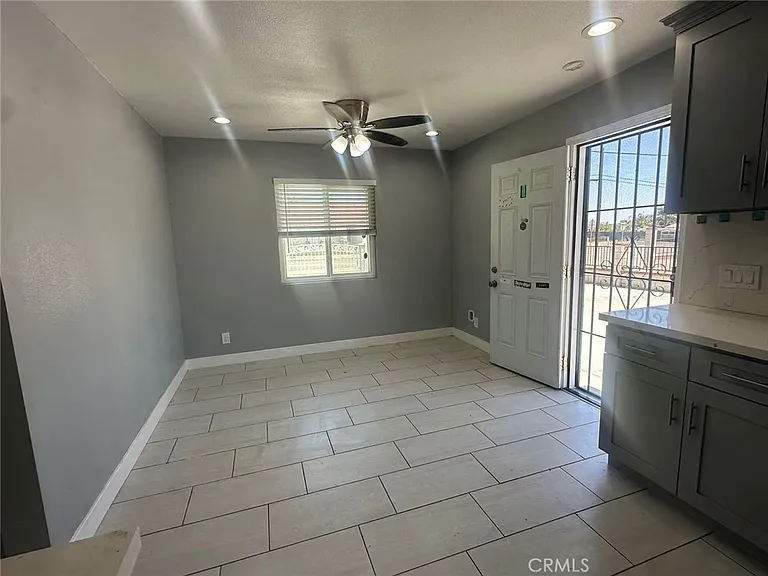 8932 Redwood Ave — Photo 6