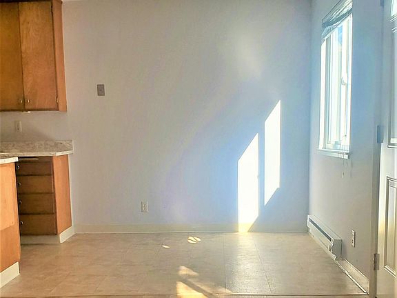 3rd image of 1598 Albatross Dr APT 3