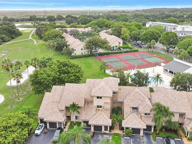 16339 Malibu Dr — Photo 2