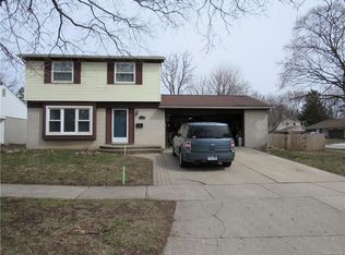 9112 Oakcliffe Dr, Plymouth, MI 48170