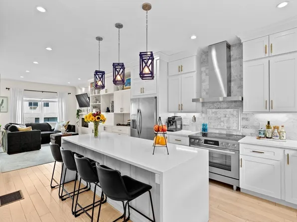13 Haynes St, East Boston, MA 02128