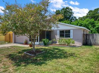 8696 N 91st St, Seminole, FL 33777