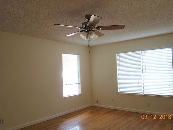 5th image of 404 Niemann St