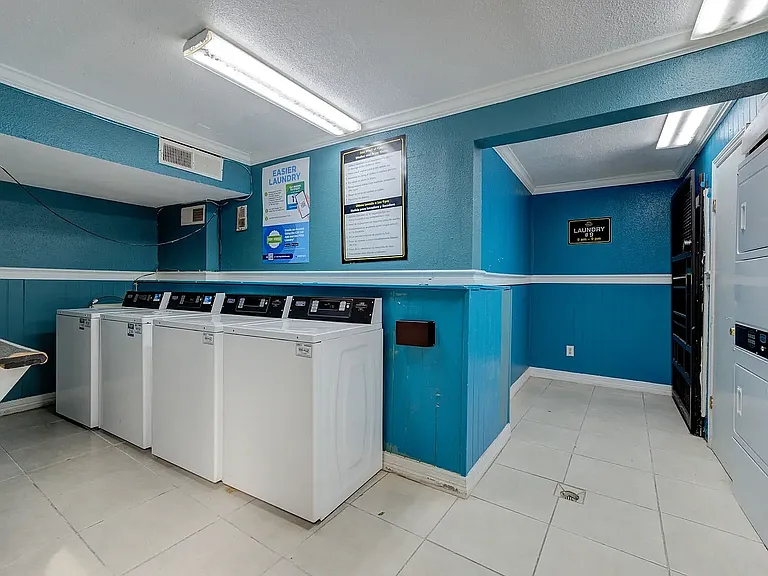 Ashford Santa Ana Washing Area