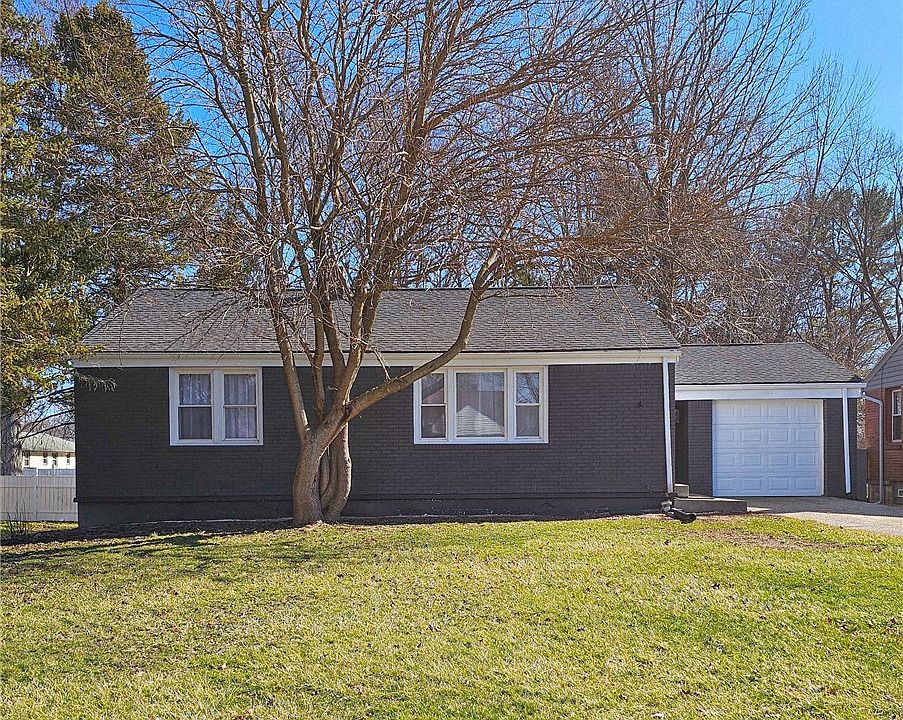 1st image of 1054 Runge Ave