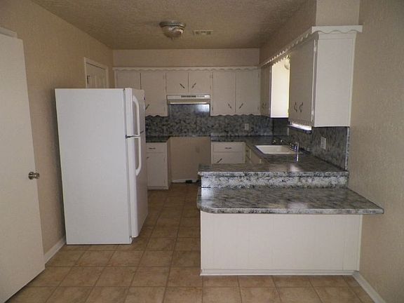4th image of 1717 NW 49th St