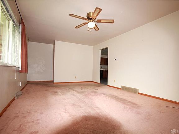 5th image of 2149 Coronette Ave