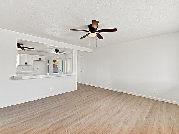 3rd image of 2784 S Maple Ave