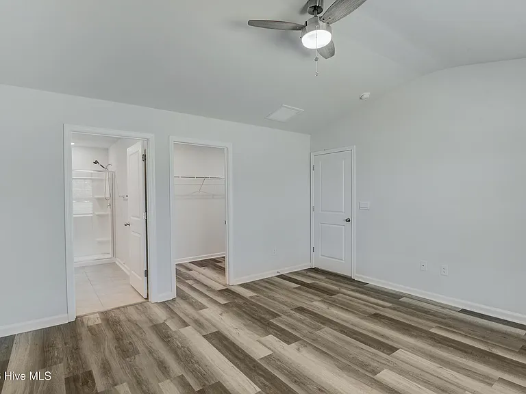375 Logan St — Photo 14