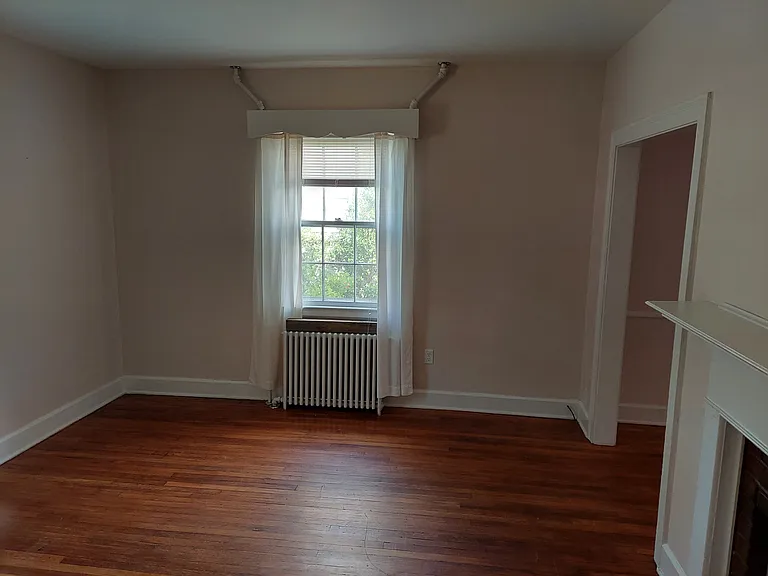 218 Hurley Ave — Photo 6