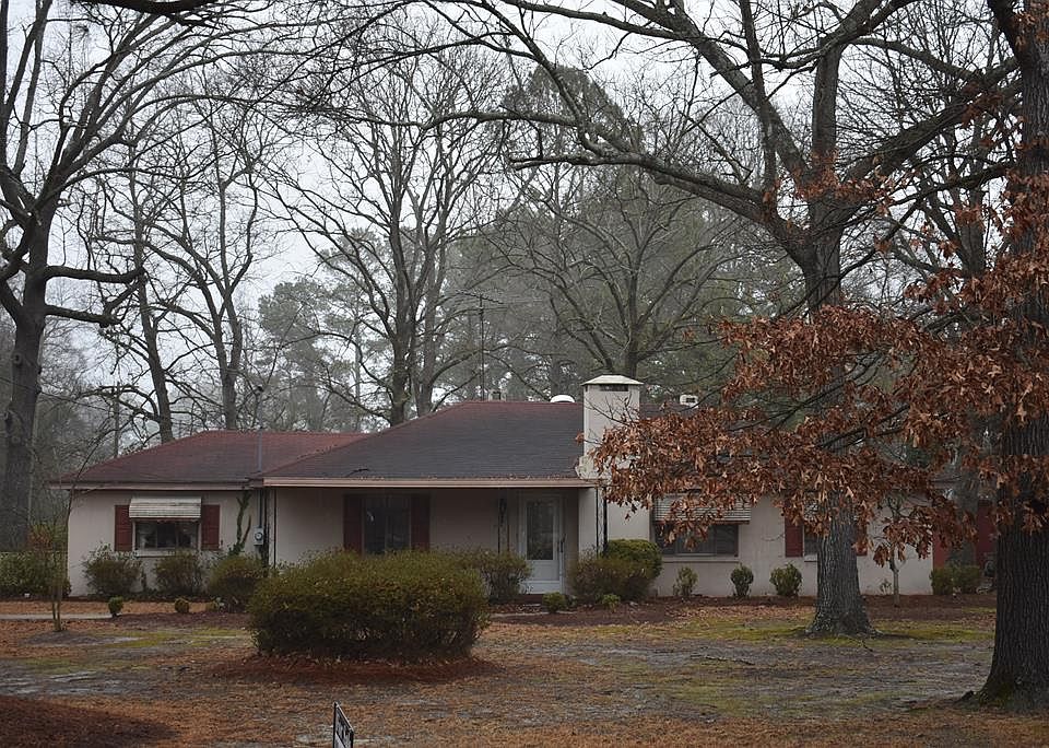 1st image of 2901 E Ash St