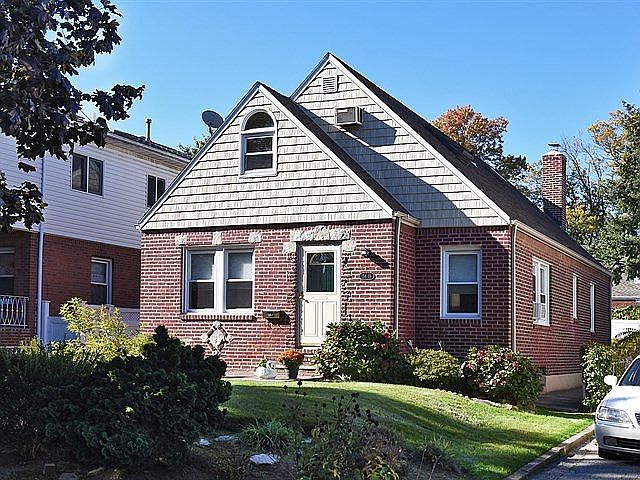 2nd image of 5818 201st St