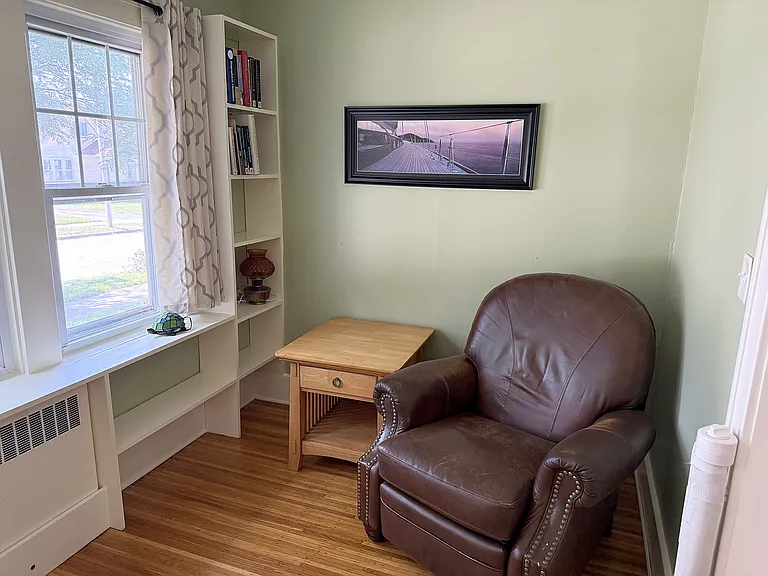 50 Redfern Dr — Photo 9
