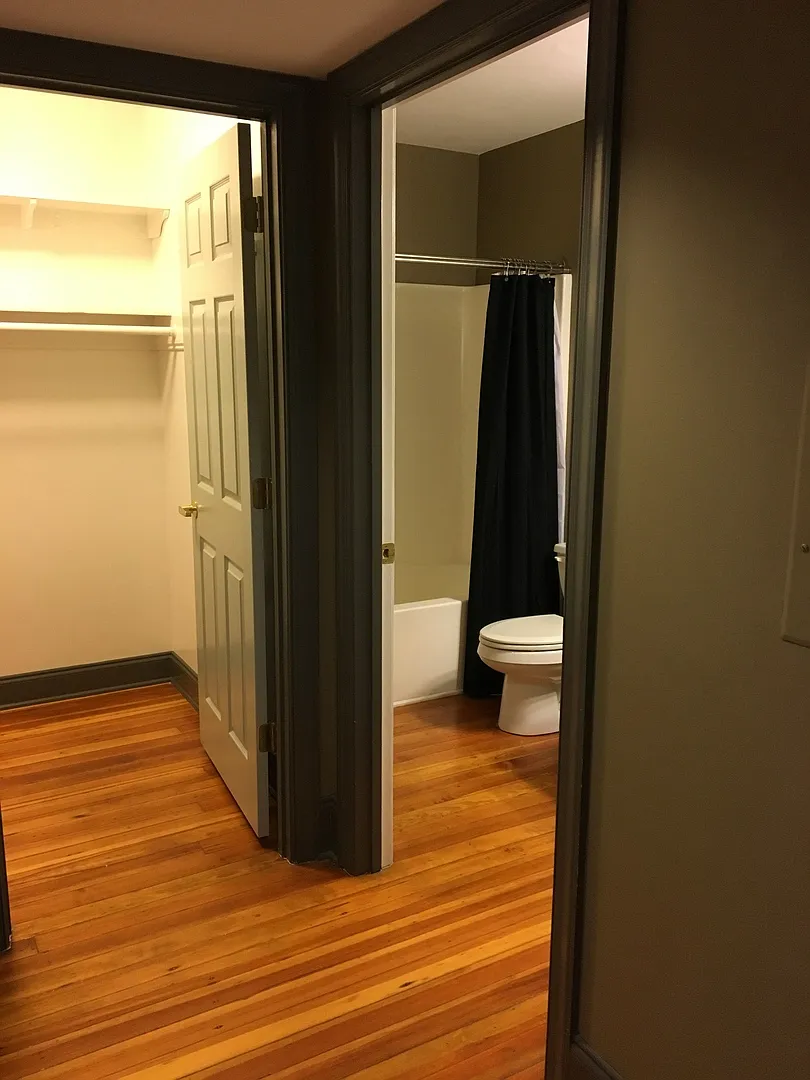 Downtown Greenville, 1BD/2BA — Photo 3