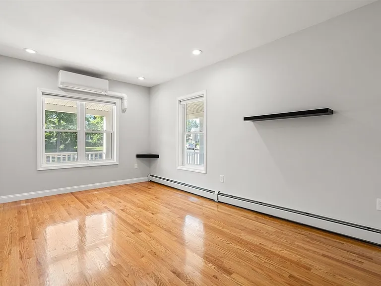 334 E Squantum St — Photo 11