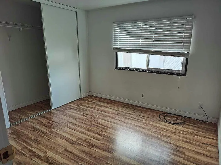 4741 S 6th St #13 — Photo 3