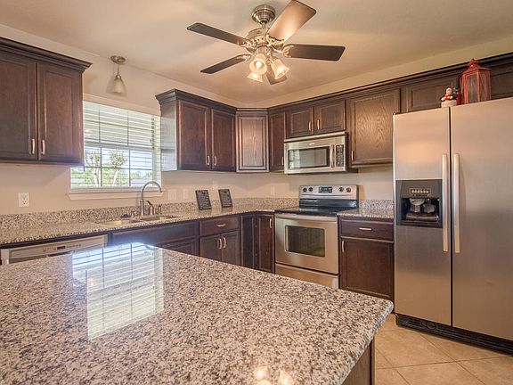 3rd image of 12370 Cambridge Ct