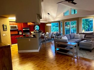4141 Queen Emmas Dr APT 15, Princeville, HI 96722