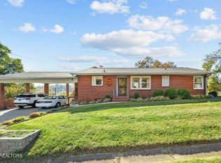 321 Island View Ln, Knoxville, TN 37924