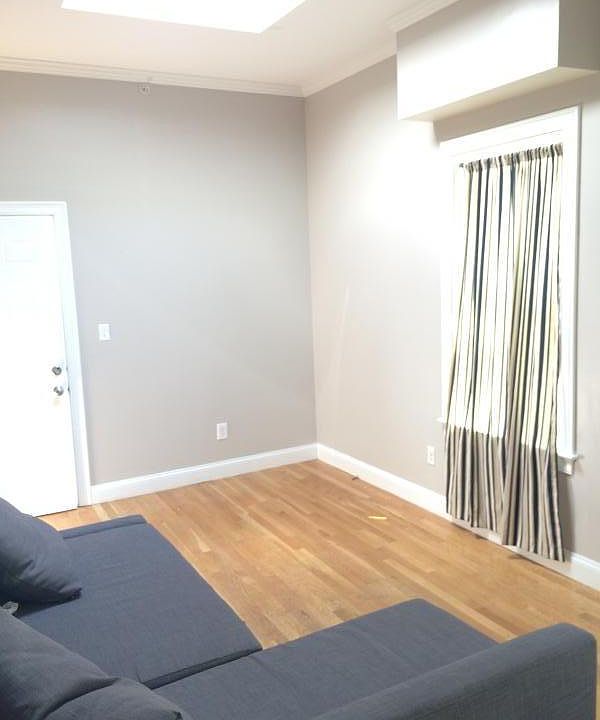 2nd image of 25 Saint Lukes Rd #8TT