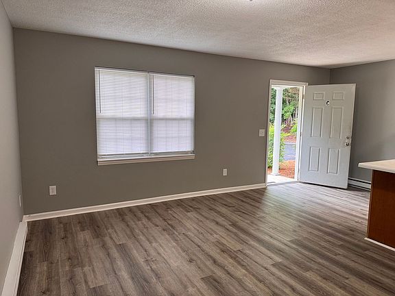 4th image of 747-749 S Lake Dr #747C