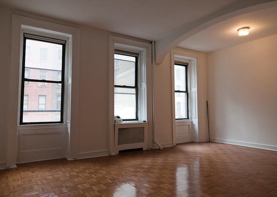 2nd image of 337 Lexington Ave