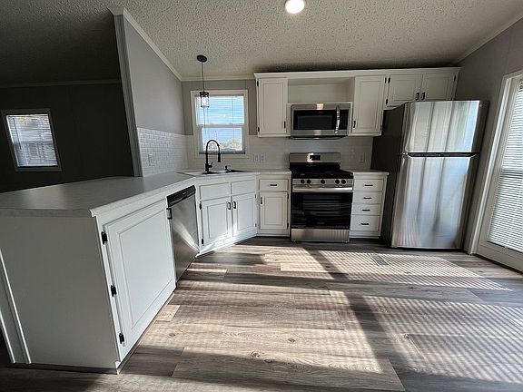 Brand New Spacious Kitchen!
