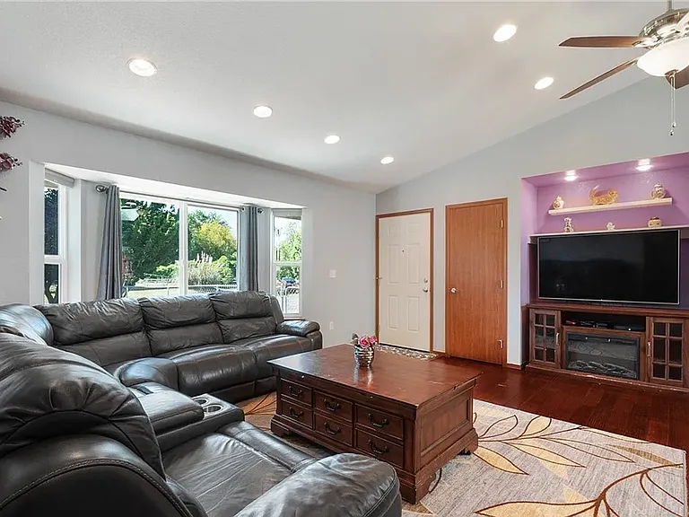1141 Pinedrop Loop SE — Photo 6