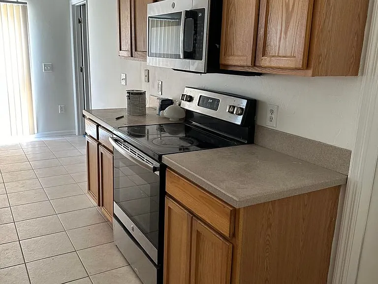 2475 Compass Pointe Dr — Photo 2